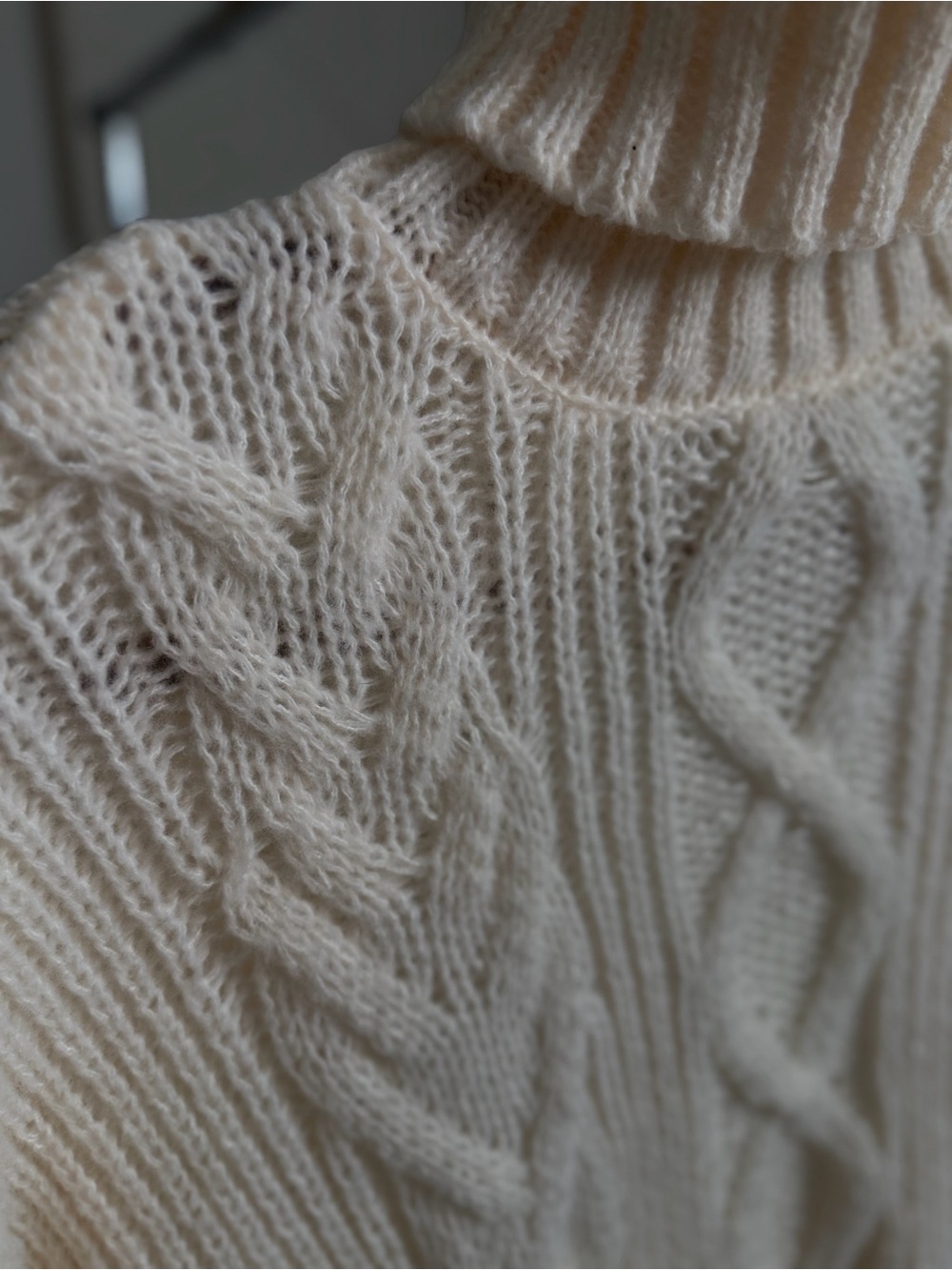 ‼️🤎Cream Cable Knit Turtleneck‼️🤎🍂Sweater - Picture 3 of 4